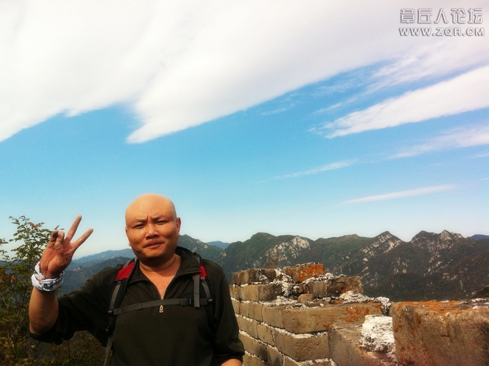 苹果片摆了一个这么传统的POSE，不像他吧？