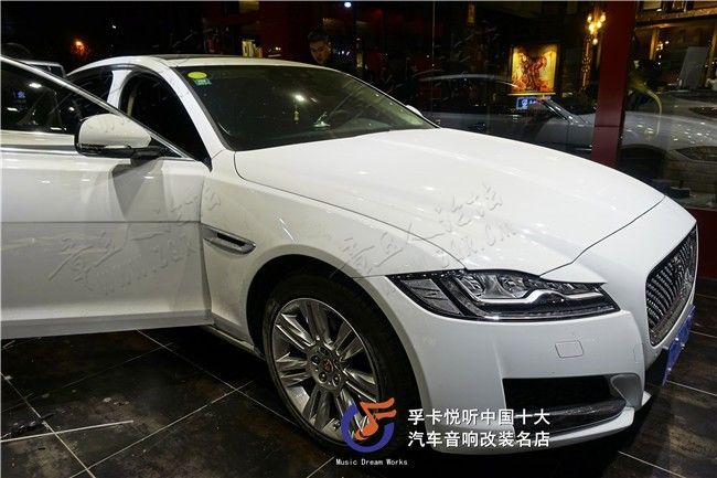 今天到店进行隔音的车型是—捷豹，咱们先不来说这款车子有多受欢 ...-3.jpg