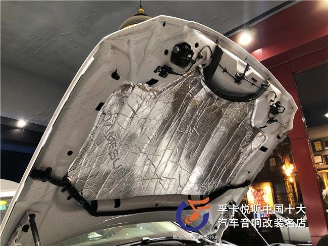 今天到店进行隔音的车型是—捷豹，咱们先不来说这款车子有多受欢 ...-6.jpg