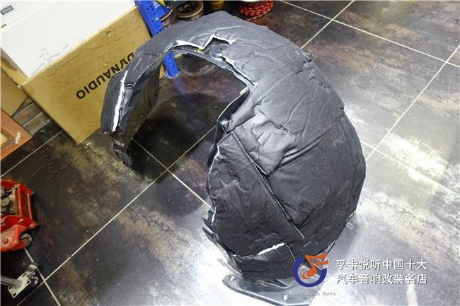 今天到店进行隔音的车型是—捷豹，咱们先不来说这款车子有多受欢 ...-19.jpg
