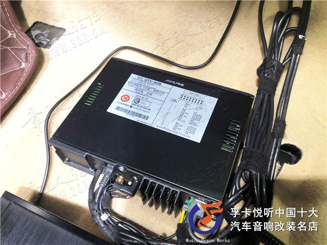 一套好的音响系统能旅途变得更加愉快，丰田凯美瑞原车音响材质简 ...-9.jpg