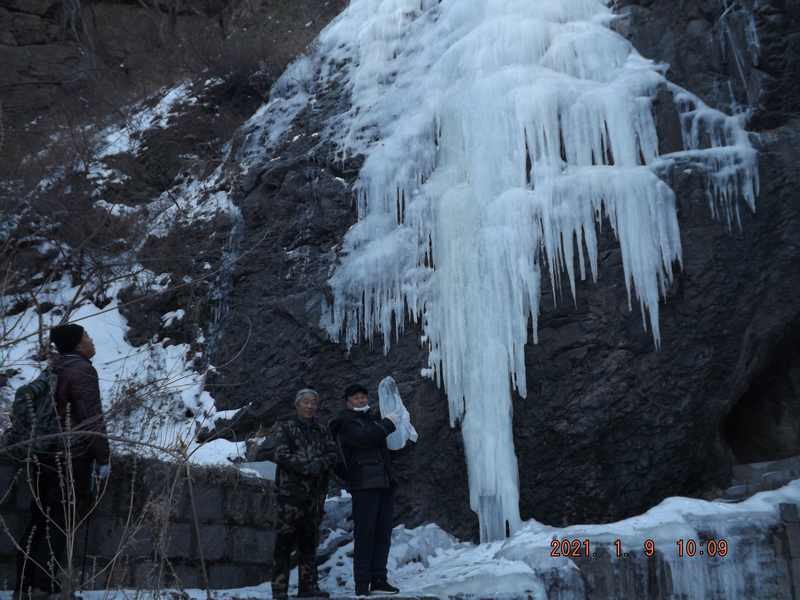 普集户外2020.1.9出行鹤伴山观冰瀑 072.jpg