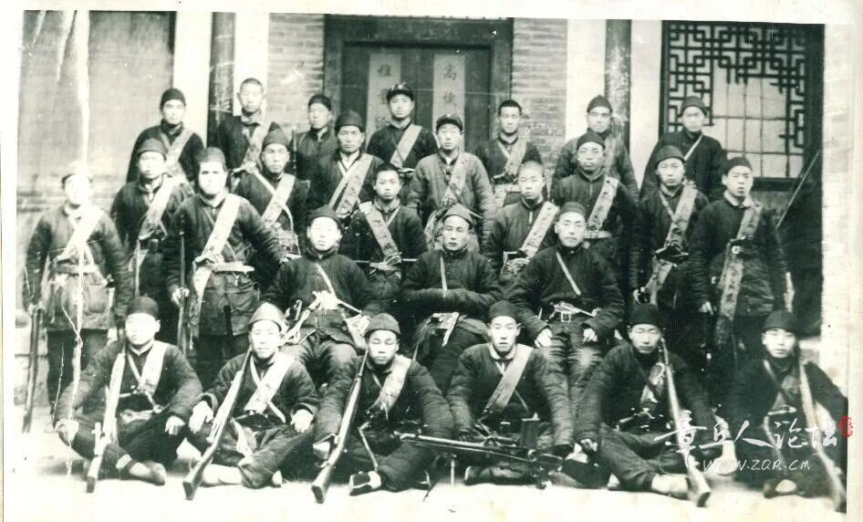26配图 章历县公安局武工队合影.jpg